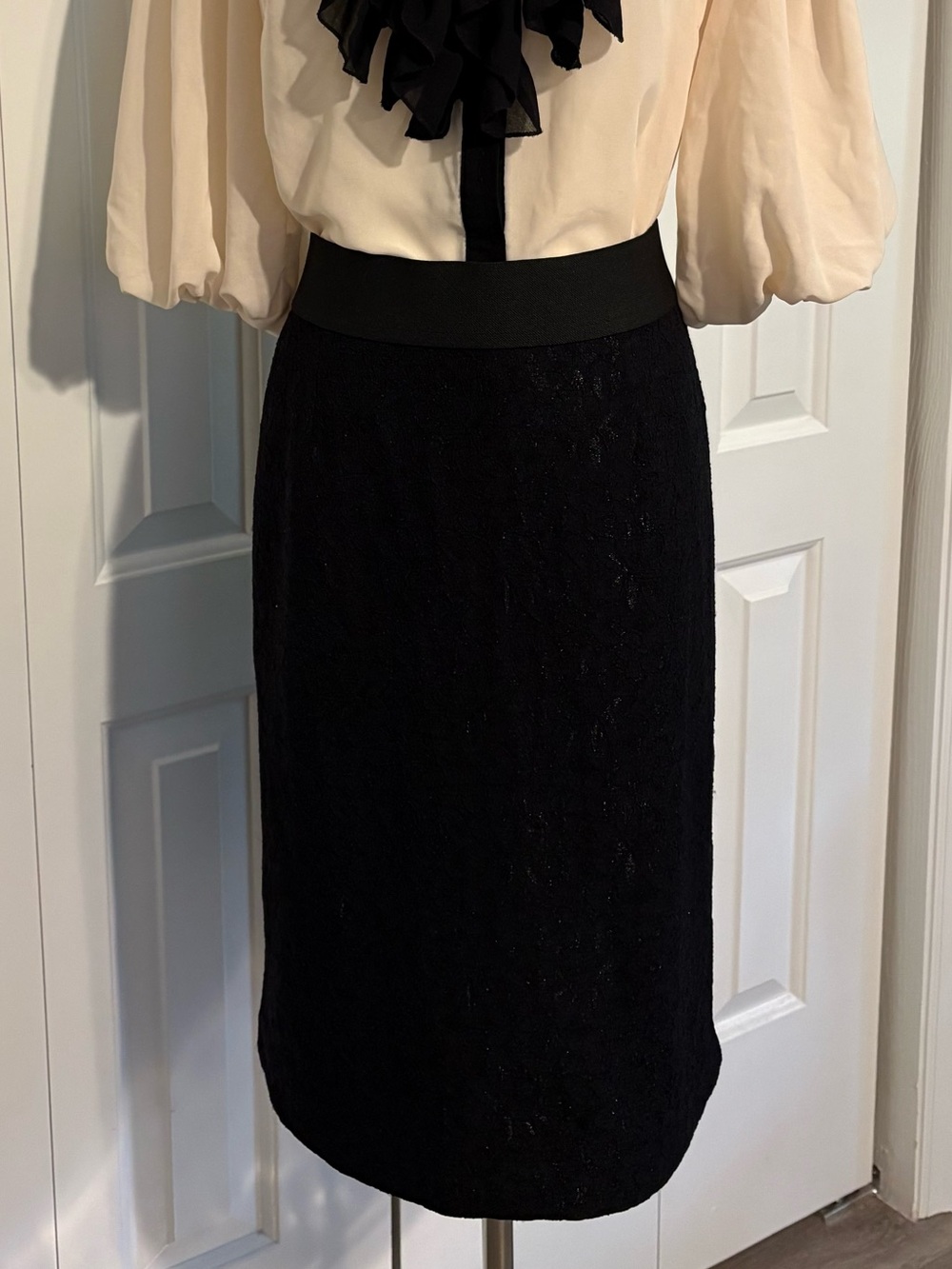 ALFANI Black Stretch Lace Pencil Skirt, Size 6